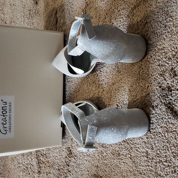 Silver heels 👠 😍 - Picture 4 of 5
